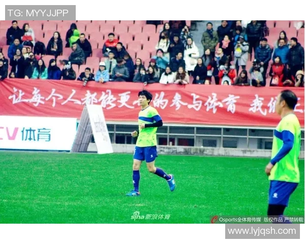 老牌足球明星的女友们那些年背后的故事与风采揭秘