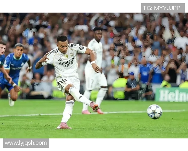 全球足球界震惊大足球明星宣布退役引发球迷热议